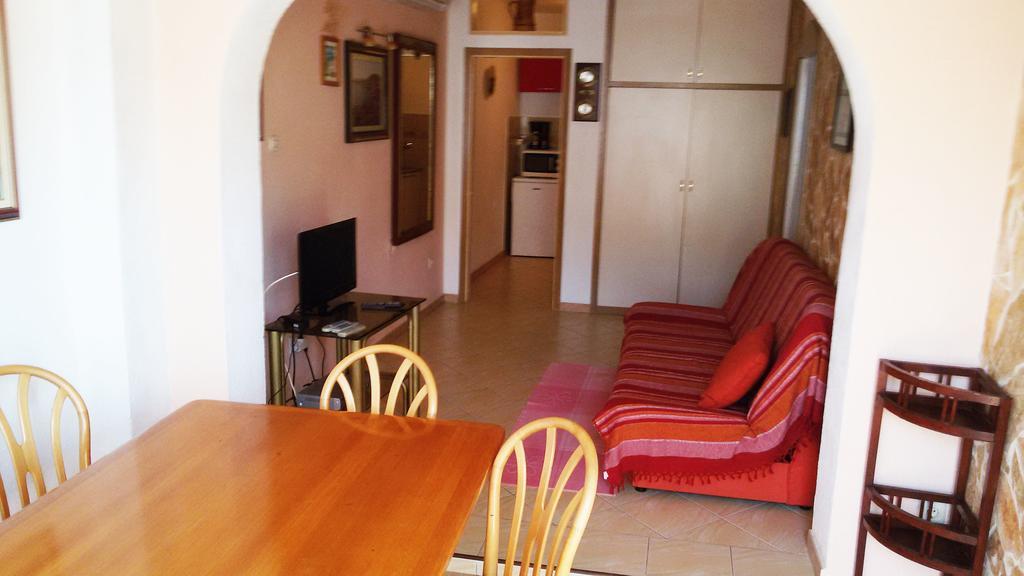 Apartments Carmen Vinišće Habitación foto